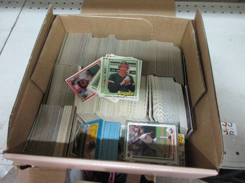 lot 36 image: Baseball cards