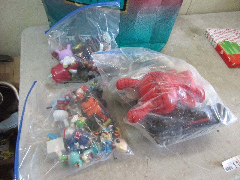 lot 113 image: Mini Figurines