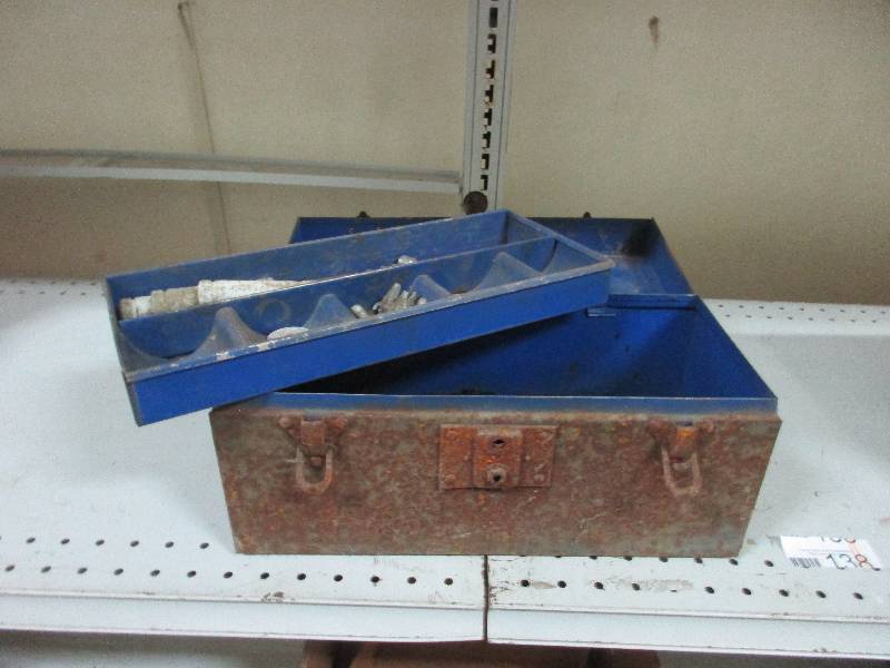 lot 138 image: Toolbox and tools