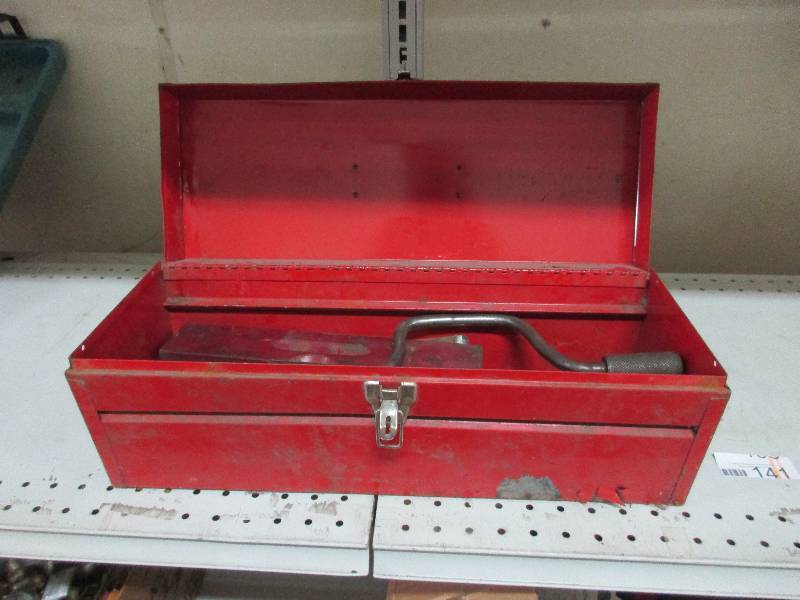 lot 141 image: Toolbox and tools