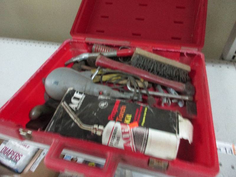 lot 143 image: Toolbox and tools