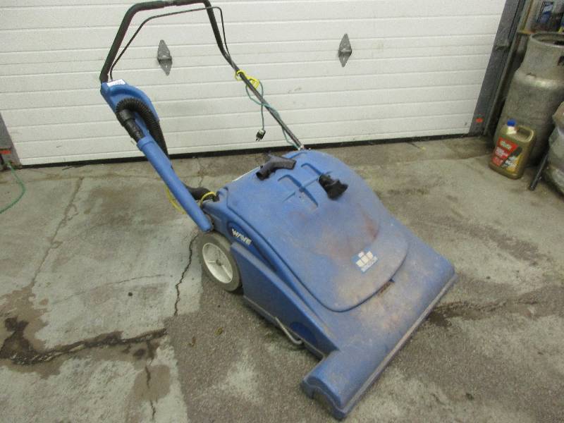 lot 150 image: Windsor Wave vacuum