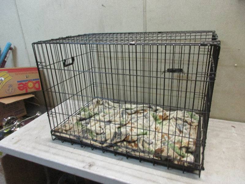 lot 162 image: Large folding dog kennel