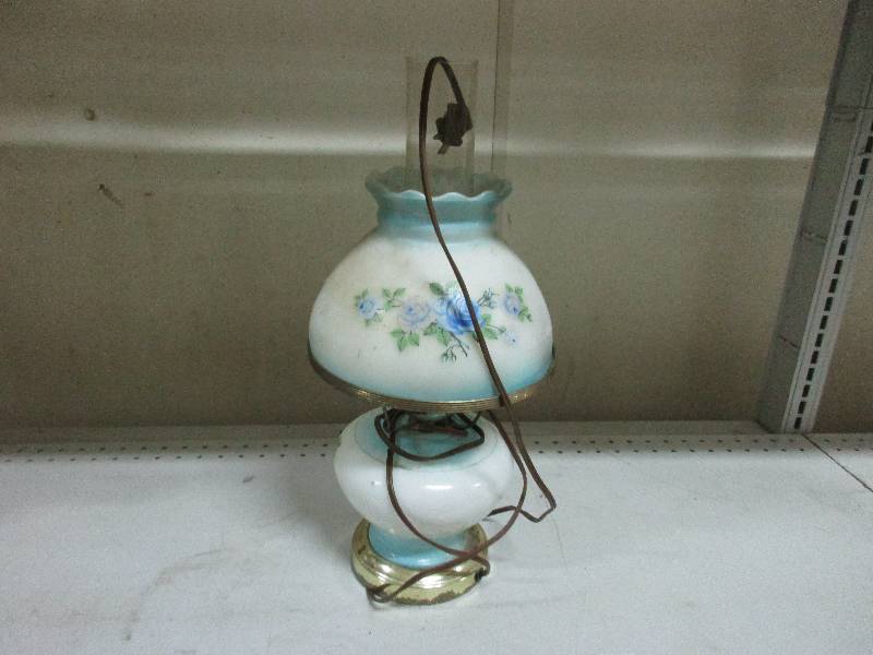lot 169 image: Lamp