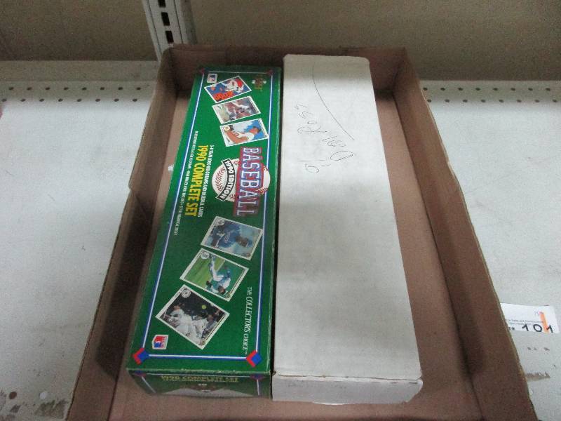 lot 181 image: Baseball cards