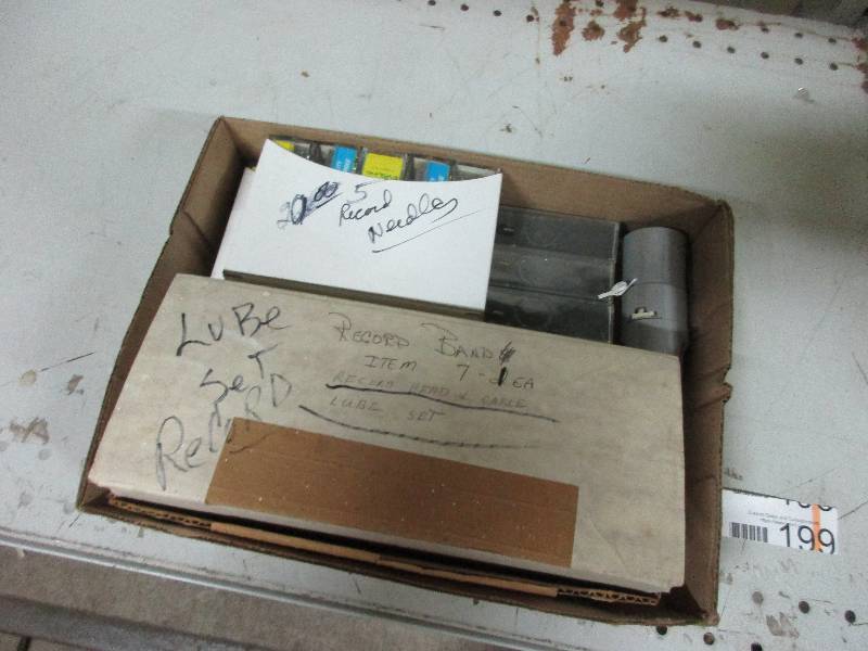 lot 199 image: Record Player Parts