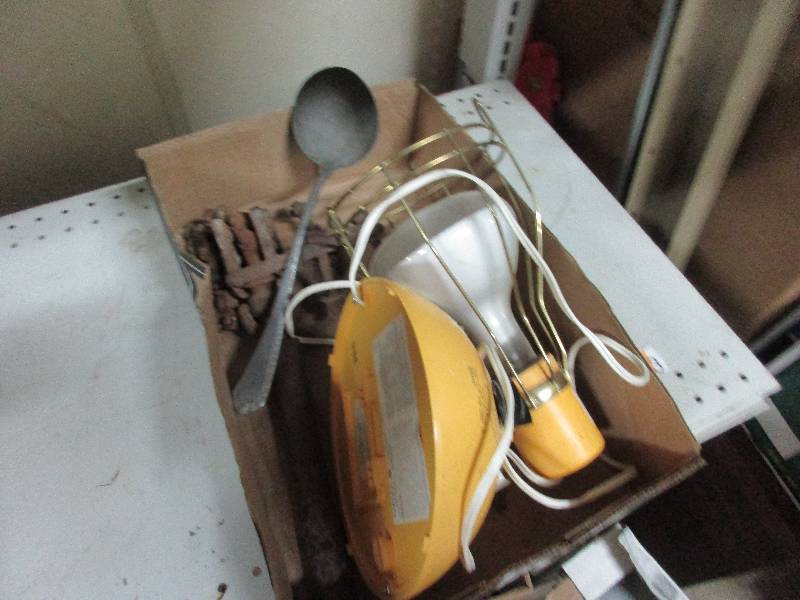 lot 203 image: Light & tools