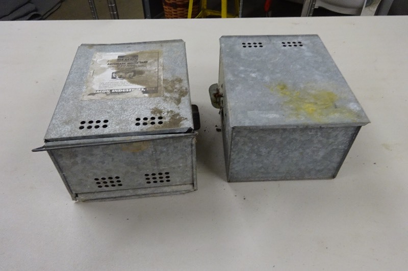 2 mouse traps