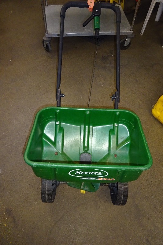 Scotts 3000 spreader