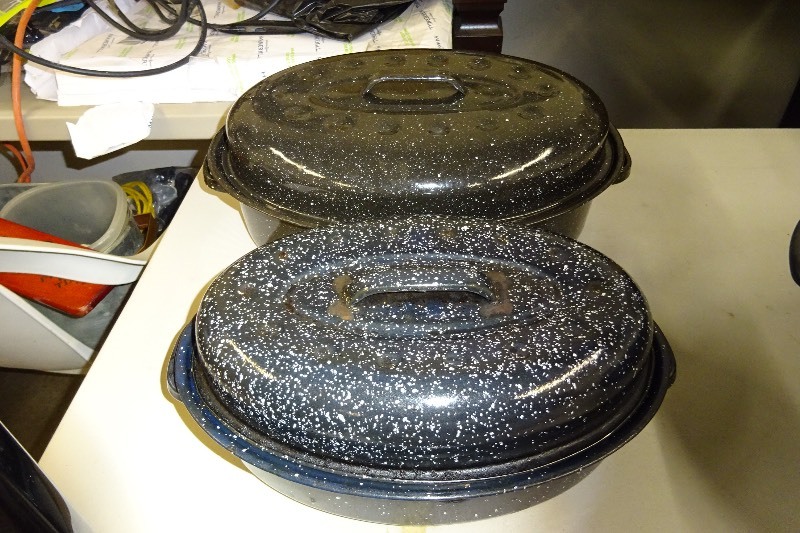 2 Roasting Pans