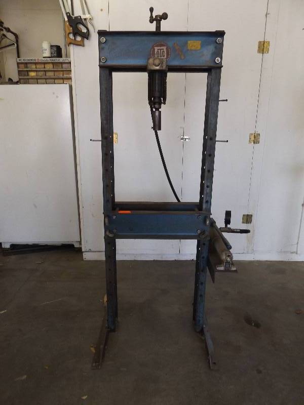 OTC 25 Ton Hydraulic Press