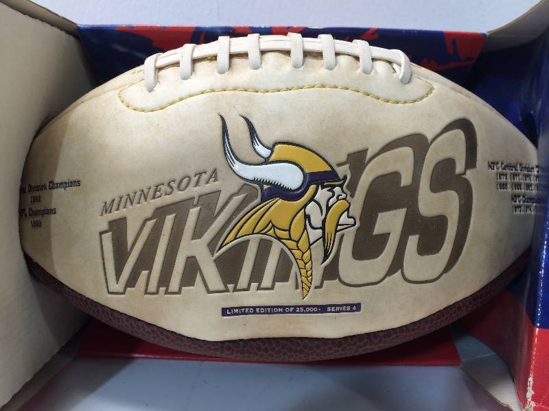lot 10 image: Minnesota Vikings Collectibles 2