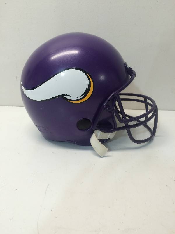 lot 6 image: Vikings Helmet
