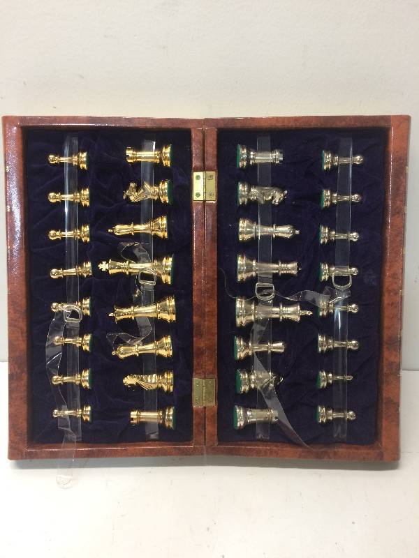 lot 13 image: Chess Game