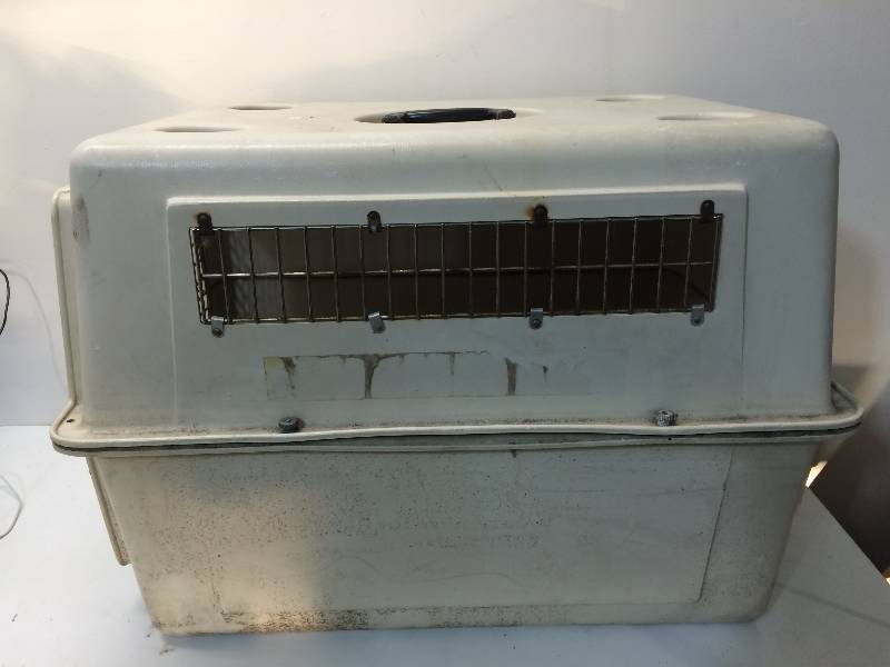 lot 33 image: Dog Kennel