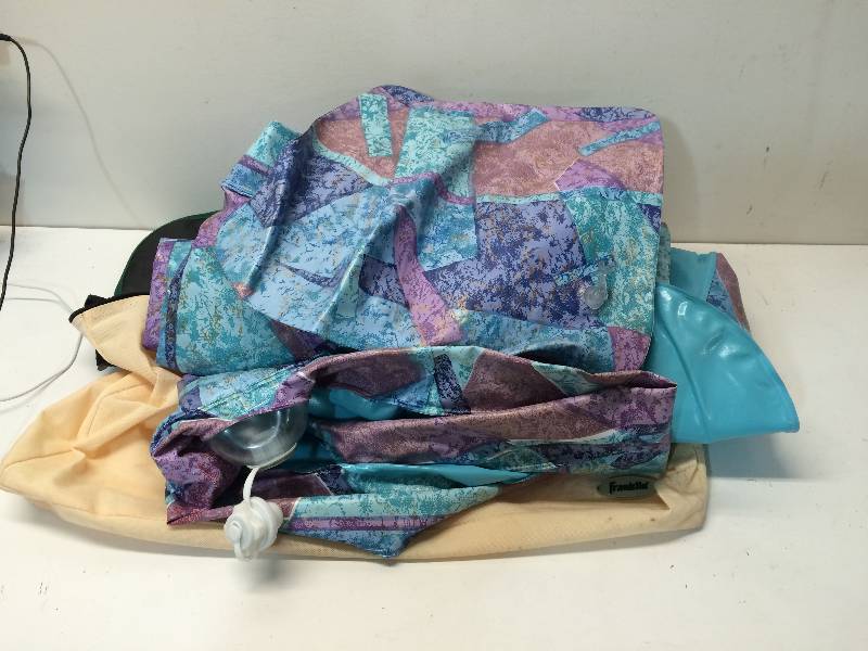 lot 34 image: Air Mattress