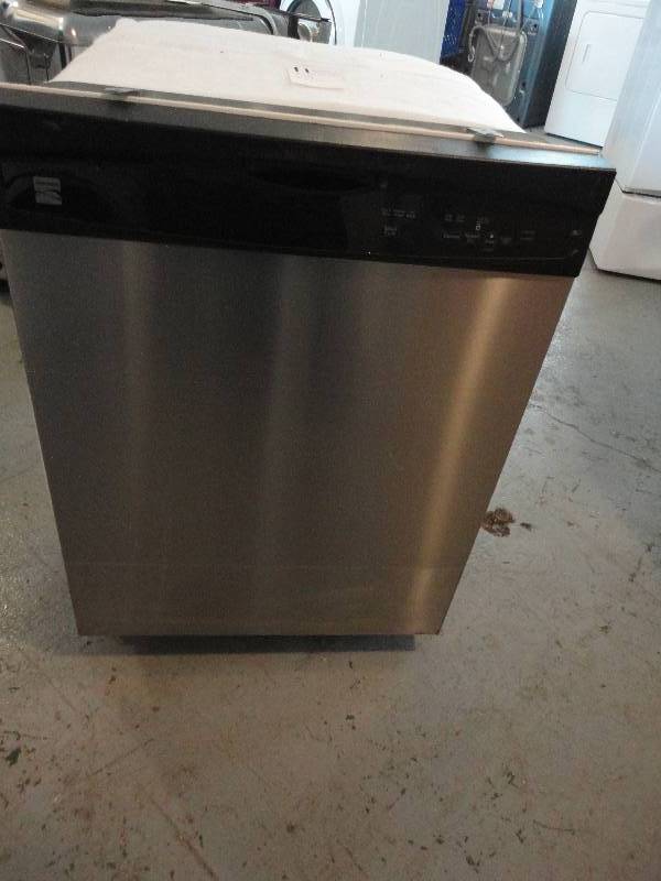 lot 11 image: Kenmore Stainless Dishwasher