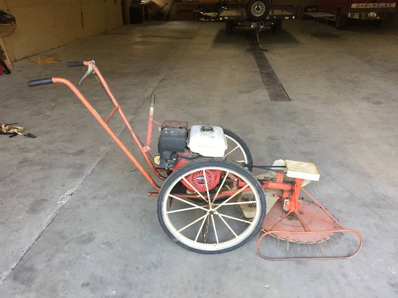 lot 7 image: Bachtold self propelled bushog and weed mower