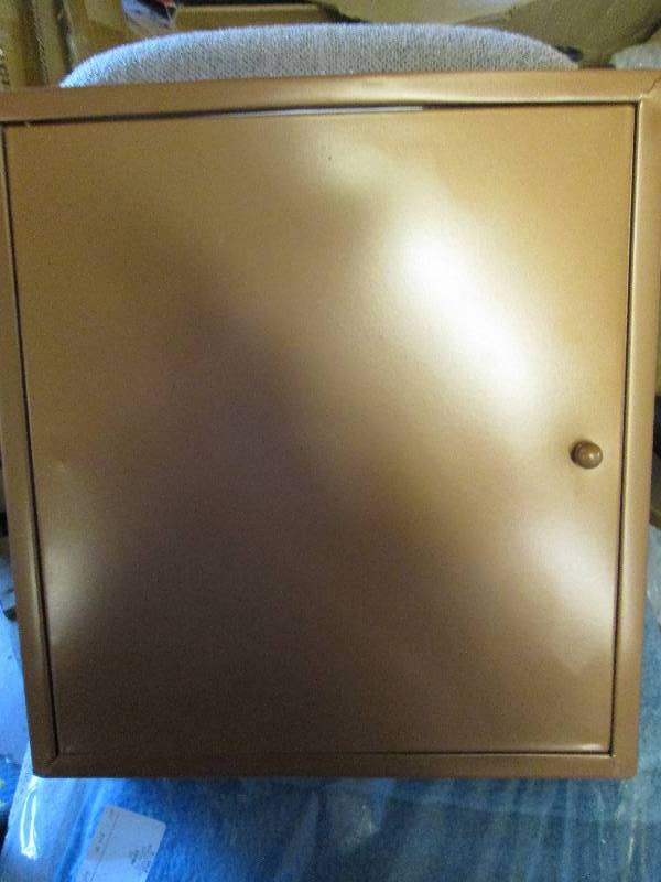 lot 322 image: Copper tone Wall Mount Wrap center ...