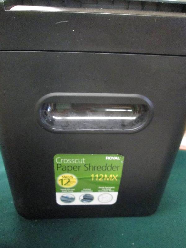 lot 369 image: Royal Crosscut Paper Shredder - 12 ...