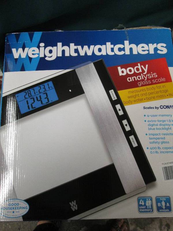 lot 383 image: Weight Watchers Digital Glass Scale...