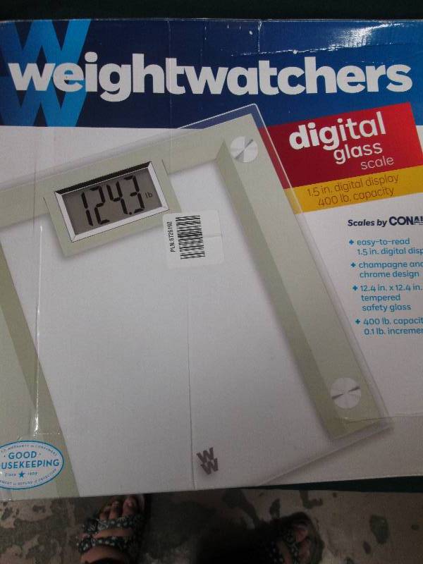 lot 384 image: Weight Watchers Body Analysis Glass...