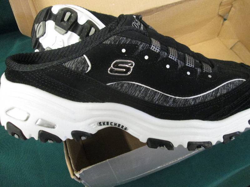 lot 411 image: Skechers DLites Womens size 6 Blac...