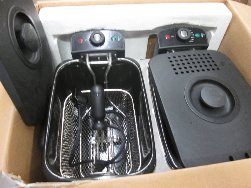 lot 40 image: Ginnys Brand Double Deep Fryer ope...