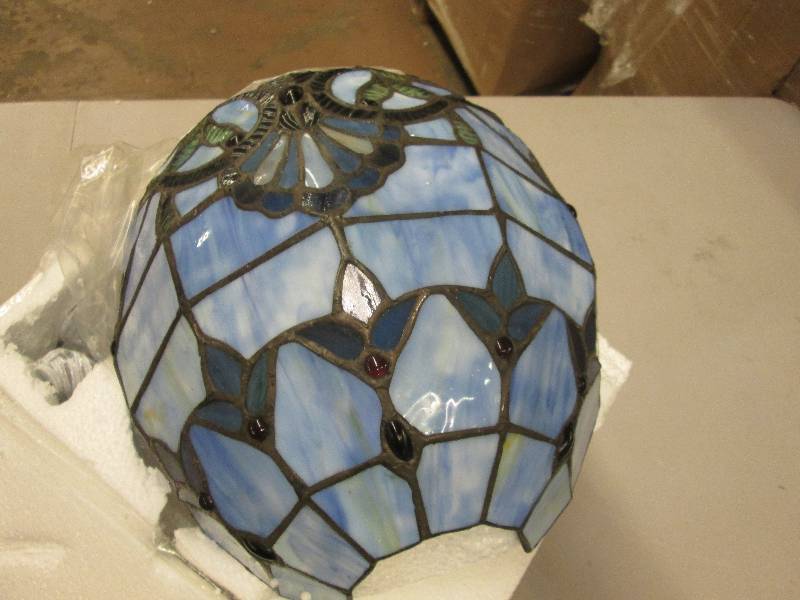 lot 72 image: Stained Glass Wireless Wall Sconce ...