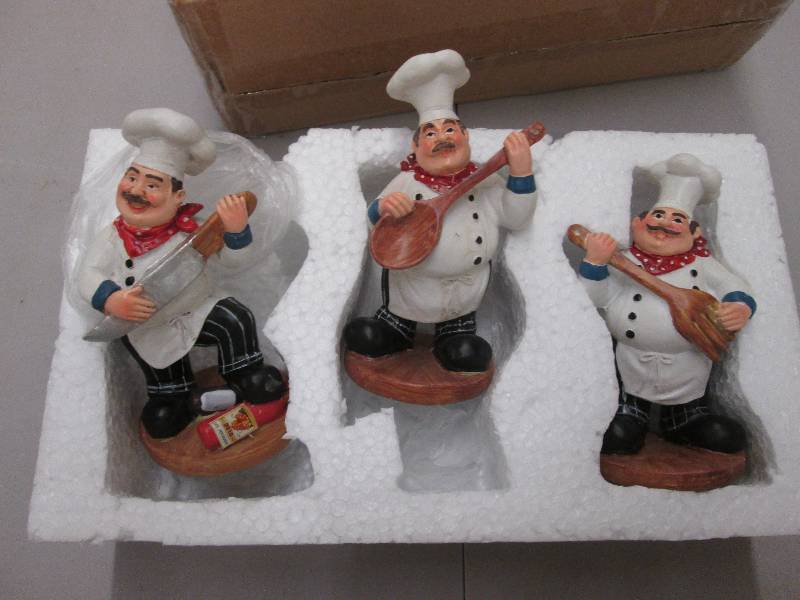 lot 94 image: Set of 3 Chef Figurines Retail $29....