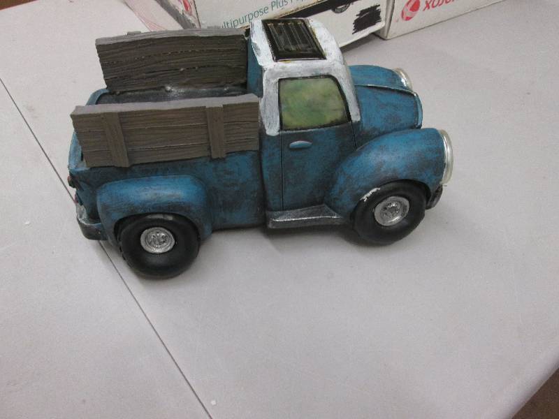 lot 98 image: Solar Retro Truck - damaged tire, s...