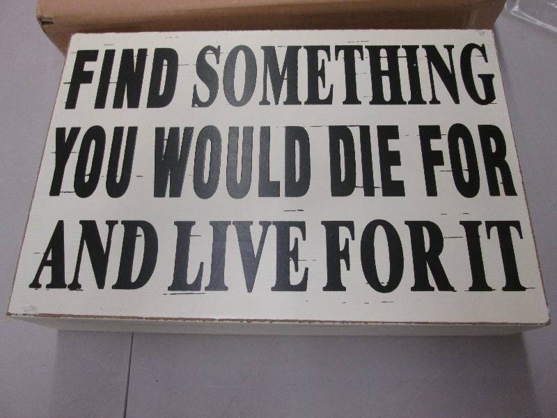 lot 100 image: Distressed Wood Dcor Sign...