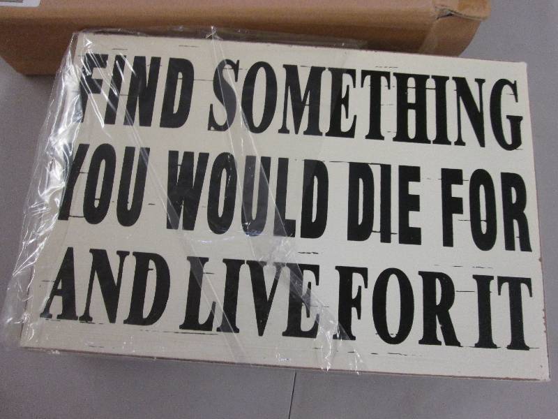 lot 114 image: Distressed Wood Dcor Sign...