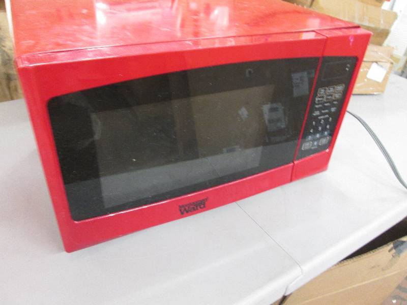 lot 196 image: Montgomery Ward 1.0 Cu. Ft. Micro...