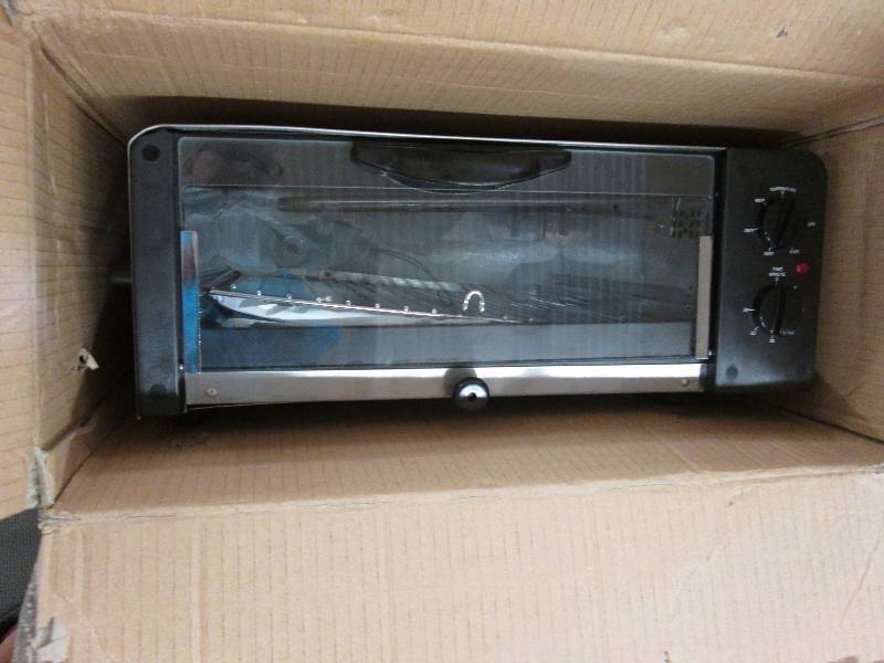 lot 197 image: Pizza Oven open box, untested Retai...
