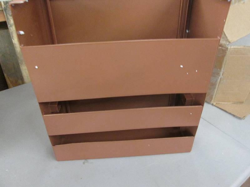 lot 211 image: Kitchen Wrap Center open box, sligh...