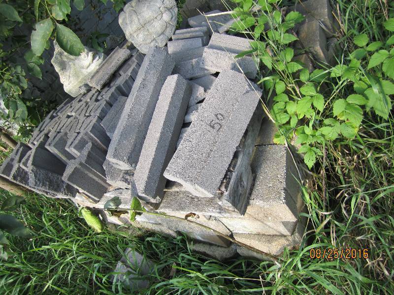 Pallet of cement edging and retaini...