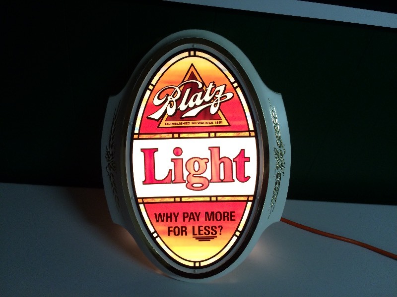 lot 8 image: BLATZ LIGHT BEER LIGHTED SIGN