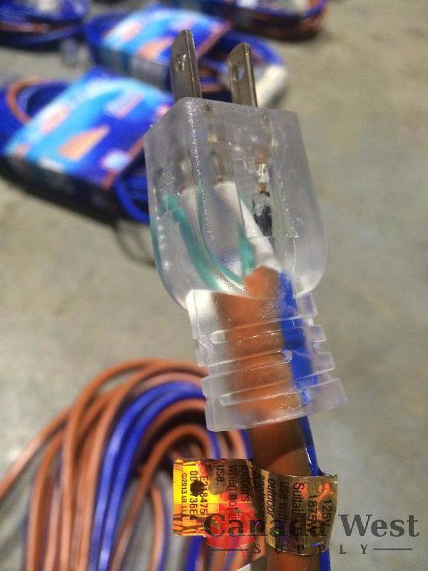 NEW CASE OF 6 X 100 FT COLD WEATHER EXTENSION CORDS TRIPLE LIGHTED ENDS 123 15 AMP