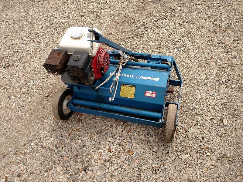 lot 14 image: Bluebird 24 Lawn Comber, 5.5 hp. H...