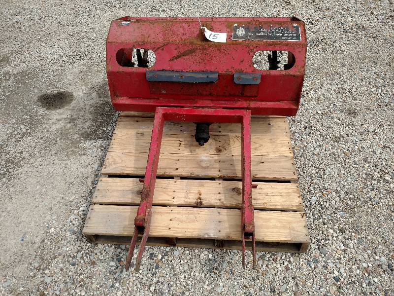 lot 15 image: Olathe Model 75 36 Aerator...