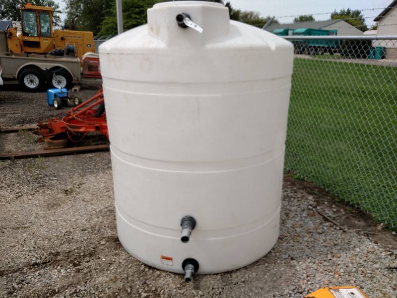 1000-gallon-poly-tank-landscaping-surplus-k-bid