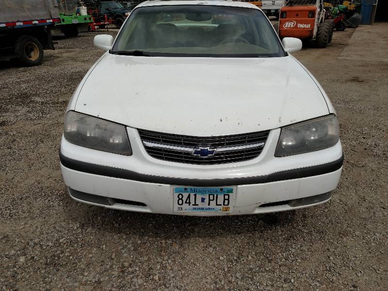 lot 4 image: 2000 Chevrolet Impala LS, 3.8 L V8,...