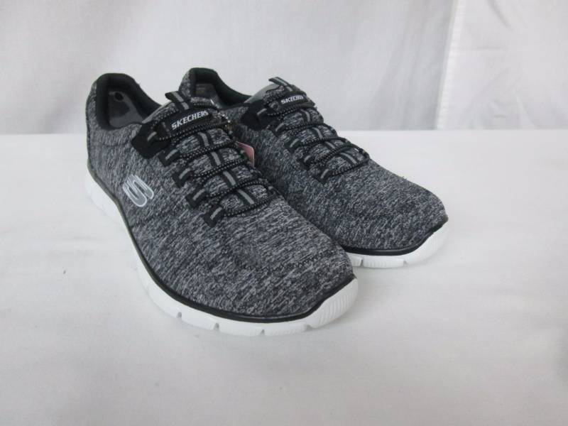 Skechers Womens Heart to Heart Walking Shoe