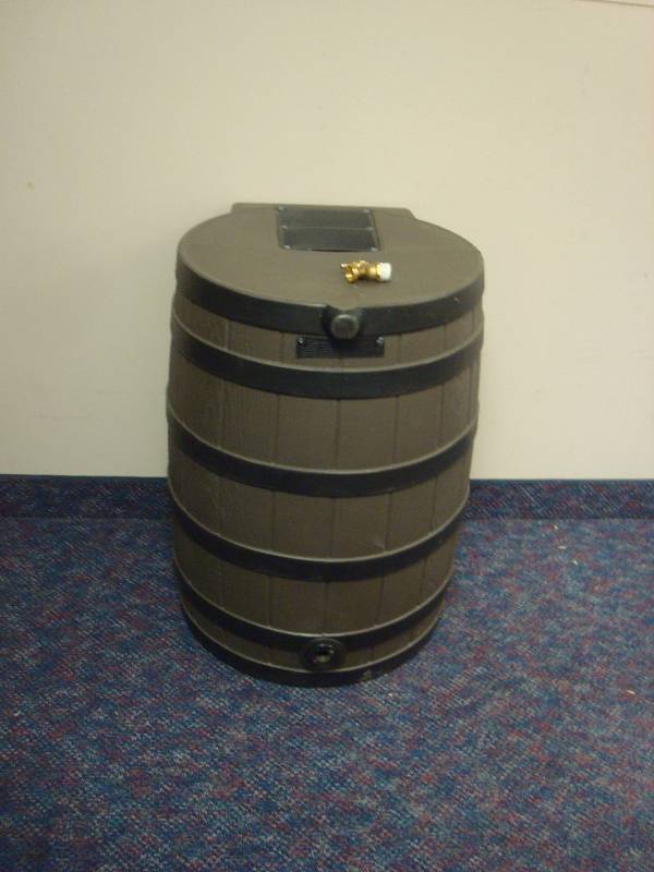 Rain Barrel Catcher, Store Return, Unsure If Faucet Goes With Barrel