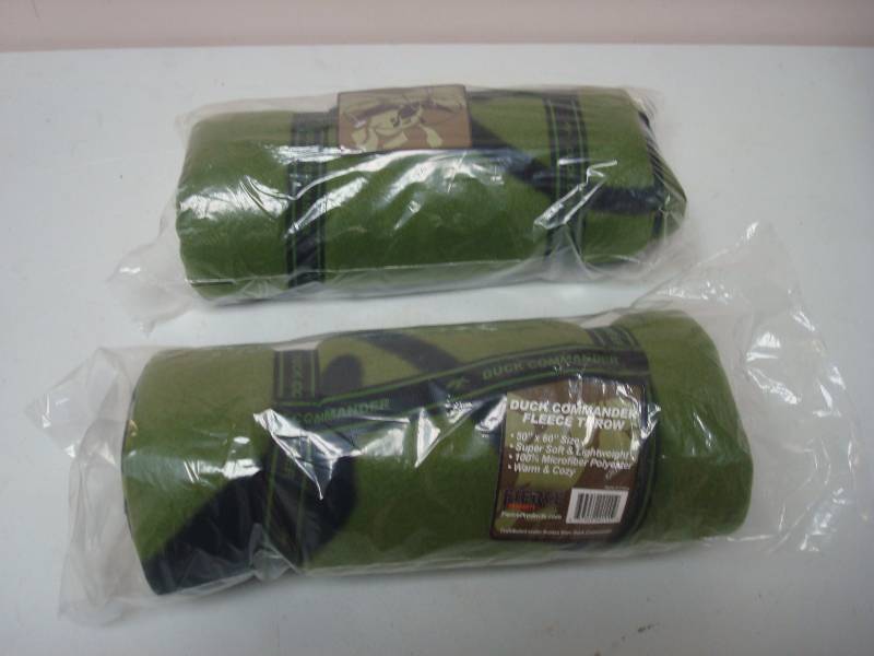 Pair Of NEW Duck Dynasty Commander Fleece Throw Blanket, 50 x 60