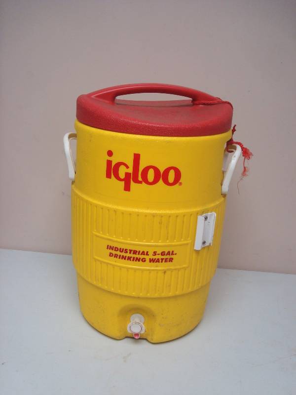 Igloo 5-Gal Industrial Water Cooler, Used, Clean Inside