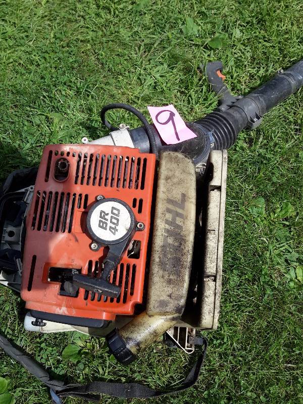 lot 9 image: STIHL, BR400 Motorized Blower.. Works well.
