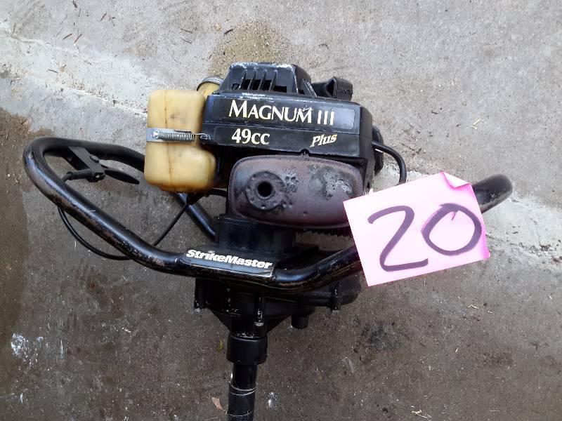 lot 20 image: Magnum III 49CC Tecumseh Engine, PLUS Ice Auger.    Worked last winter.