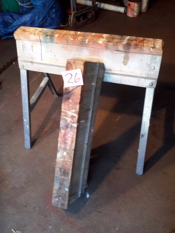 lot 26 image: 2, Metal and wood Saw Horses.. Folding